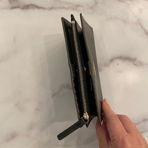 KATE SPADE Patterson Drive Painted Edge Classic Black Wallet - Picture 5 of 8